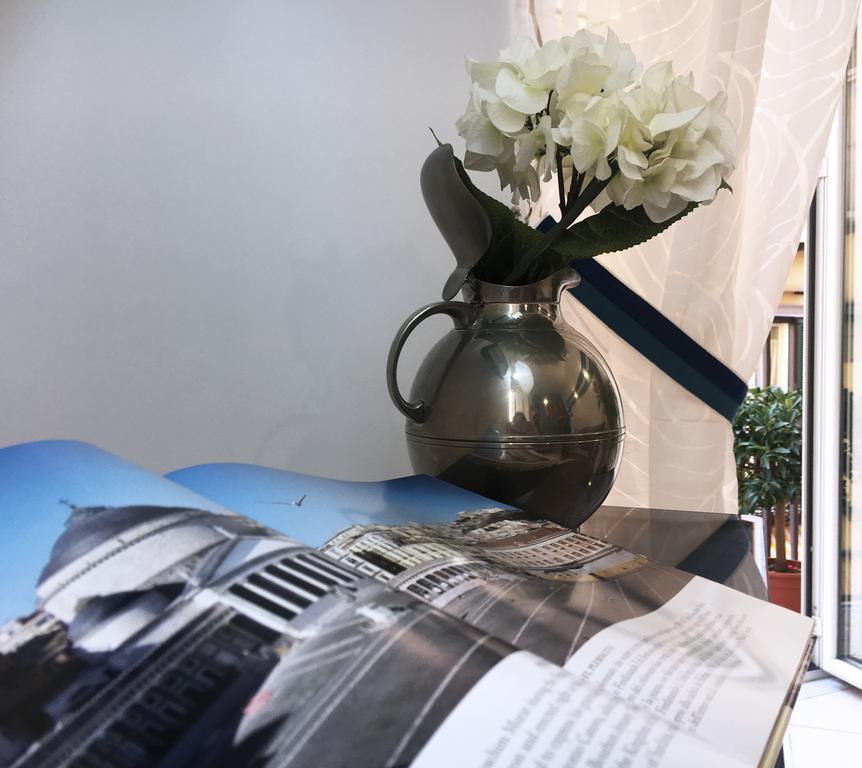 Sebeto Toledo Apartment Napoli Ngoại thất bức ảnh
